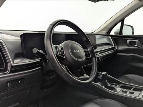 Used 2024 Kia Sorento S FWD image 23