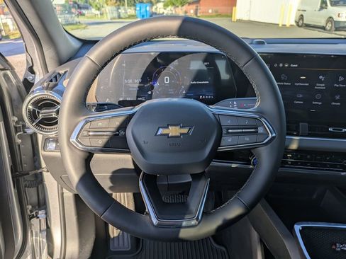 New 2026 Chevrolet Equinox LT w/ Convenience Package II image 19