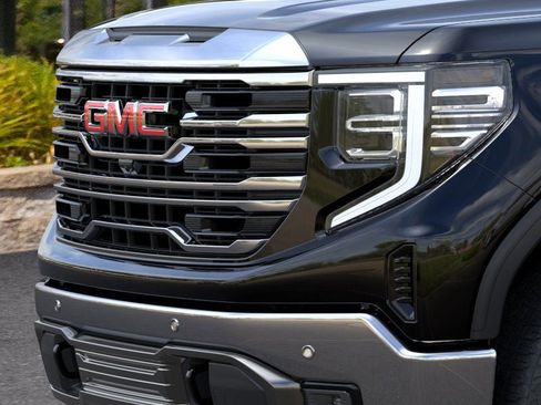 New 2026 GMC Sierra 1500 SLT image 13