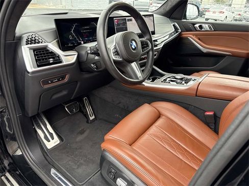 Used 2024 BMW X7 xDrive40i w/ M Sport Package image 11