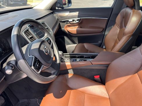 Used 2020 Volvo XC90 T6 Momentum AWD/4WD image 13