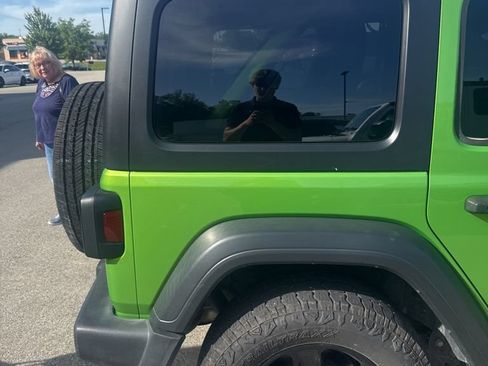 Used 2019 Jeep Wrangler Unlimited Sport S AWD/4WD image 13
