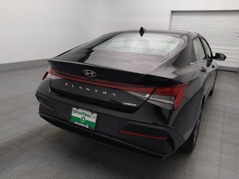 Used 2024 Hyundai Elantra Limited FWD image 7
