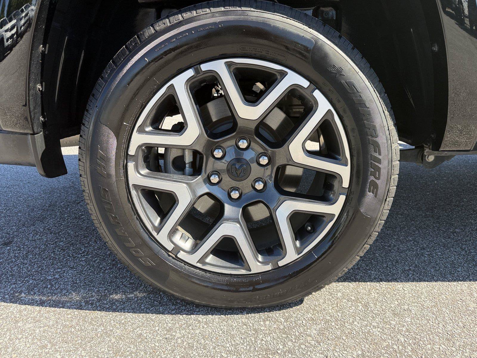 Used 2025 RAM 1500 Laramie AWD/4WD image 25