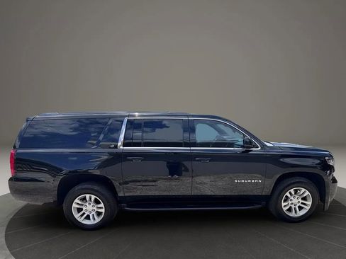 Used 2018 Chevrolet Suburban LT RWD image 6