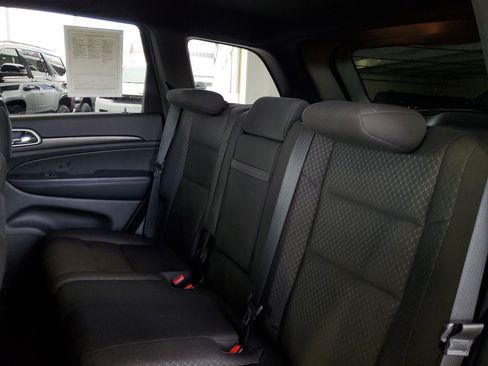 Used 2018 Jeep Grand Cherokee Laredo RWD image 8