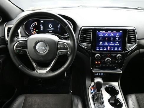 Used 2020 Jeep Grand Cherokee Altitude RWD image 5