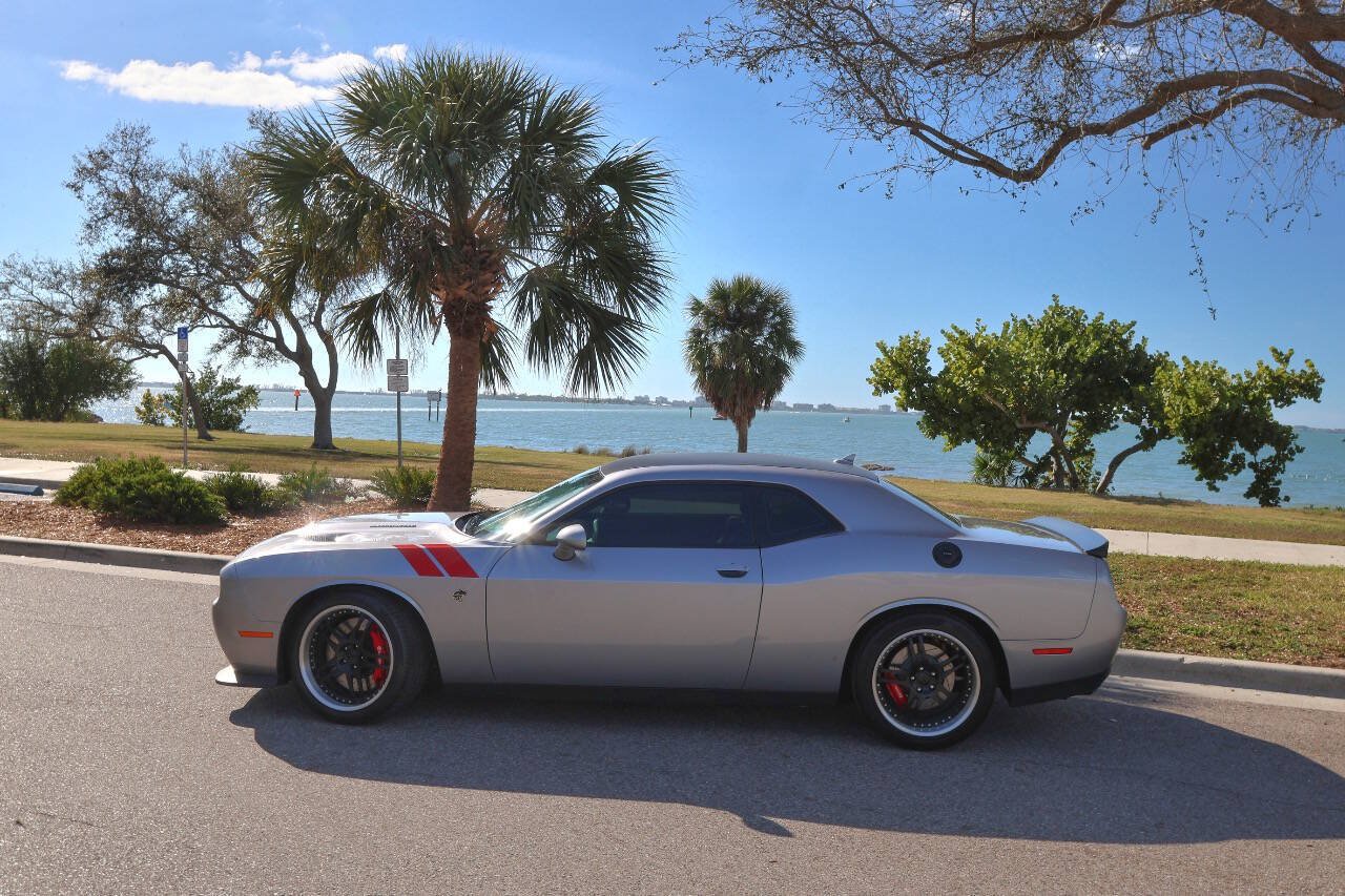 Used 2015 Dodge Challenger SRT Hellcat RWD image 19
