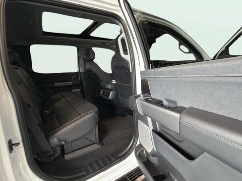 Certified 2025 Ford F250 Lariat w/ Lariat Ultimate Package image 18