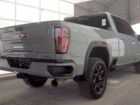 Used 2025 GMC Sierra 2500 AT4 w/ AT4 Premium Plus Package AWD/4WD image 4