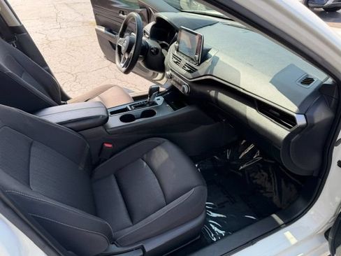Used 2020 Nissan Altima 2.5 S FWD image 14