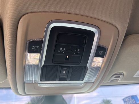 Used 2021 RAM 2500 Laramie AWD/4WD image 30