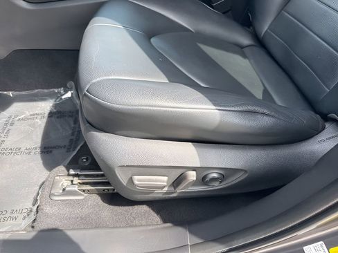 Used 2022 Toyota Highlander XLE FWD image 10