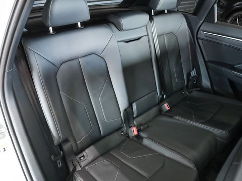 Used 2023 Audi Q3 2.0T Premium w/ Black Optic Sport Package image 8