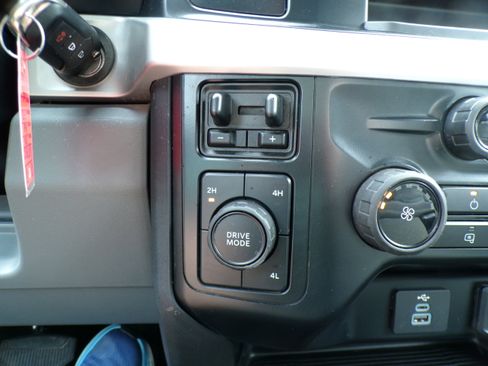 Used 2024 Ford F250 XLT image 20