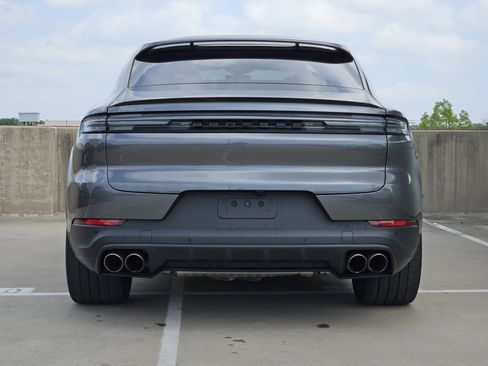 Used 2024 Porsche Cayenne S image 7