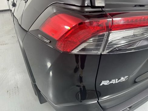 Used 2021 Toyota RAV4 XLE AWD/4WD image 29