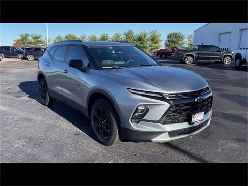 Used 2023 Chevrolet Blazer LT w/ Convenience Package image 2