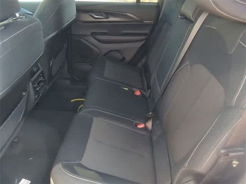 New 2025 Jeep Grand Cherokee Laredo image 19