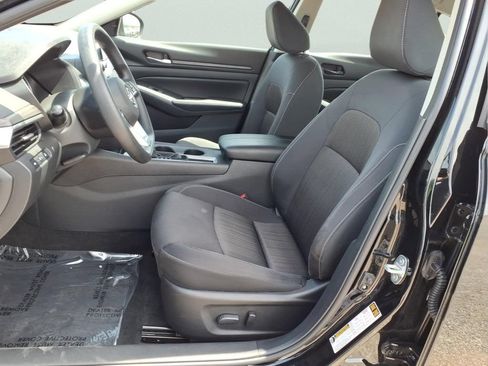 Used 2025 Nissan Altima 2.5 SV FWD image 22