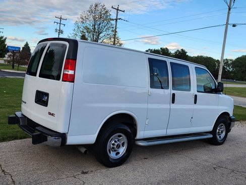 Used 2023 GMC Savana 2500 w/ Driver Convenience Package image 9