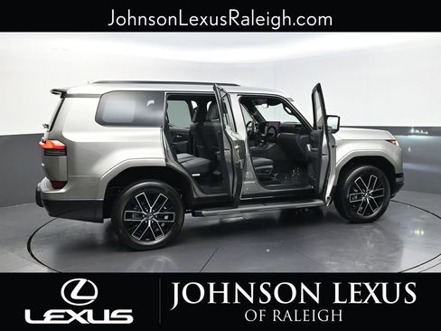 Used 2024 Lexus GX 550 w/ Cold Area Package AWD/4WD image 24