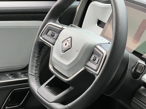 Used 2024 Rivian R1S Adventure AWD/4WD image 35