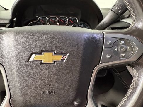 Used 2018 Chevrolet Suburban LT image 21