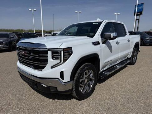 New 2026 GMC Sierra 1500 SLT image 5