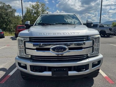 Used 2019 Ford F250 Lariat AWD/4WD image 2