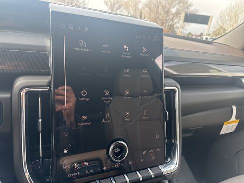 New 2026 GMC Yukon XL Elevation w/ LPO, Get Active Package image 21