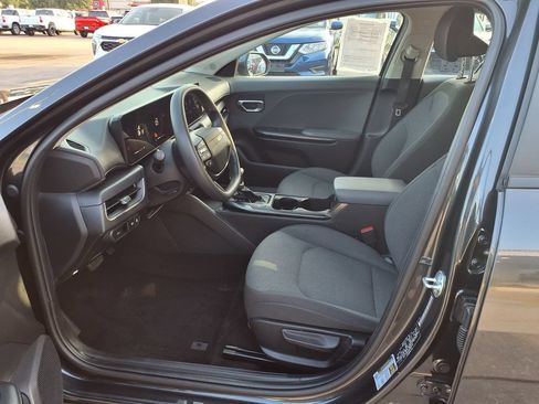 Used 2025 Kia K4 FWD image 20