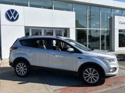 Used 2018 Ford Escape Titanium FWD image 3