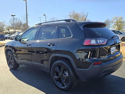 Used 2023 Jeep Cherokee Altitude Lux w/ Lux Elite Package image 5