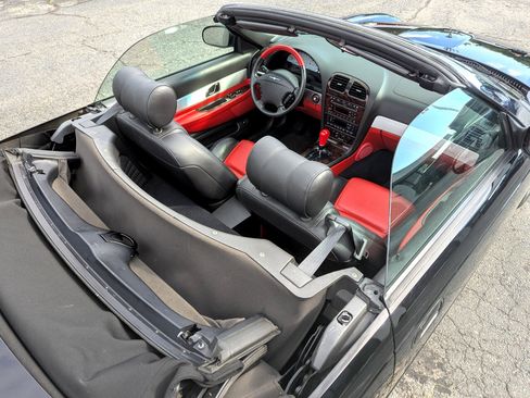 Used 2002 Ford Thunderbird image 57