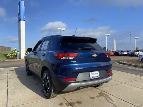 Used 2023 Chevrolet TrailBlazer LT FWD image 9
