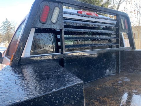 Used 2022 GMC Sierra 3500 SLE w/ SLE Convenience Package image 13