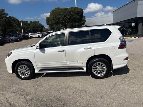 Used 2017 Lexus GX 460 Premium AWD/4WD image 2