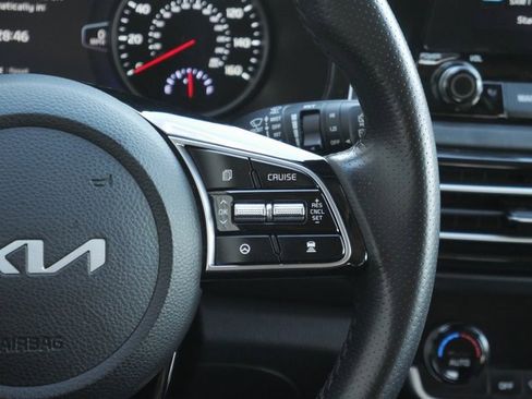 Used 2023 Kia Seltos SX w/ SX Sunroof Package image 19