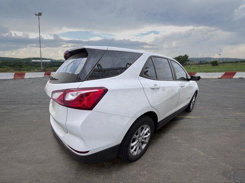 Used 2020 Chevrolet Equinox LS FWD image 3