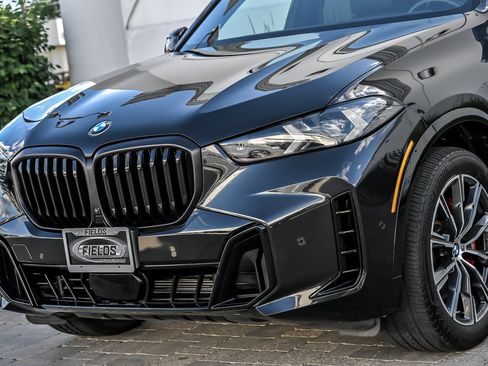 Used 2024 BMW X5 xDrive40i w/ M Sport Package AWD/4WD image 6