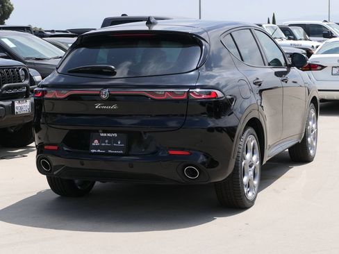 Used 2025 Alfa Romeo Tonale w/ Premium Package AWD/4WD image 3