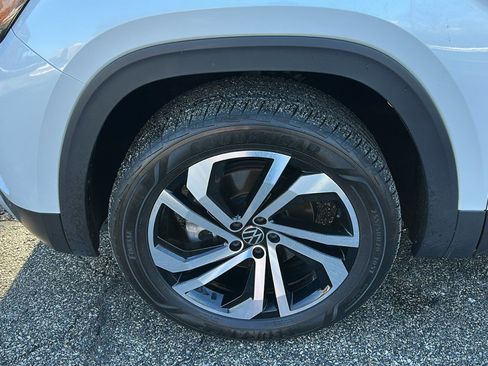 Used 2023 Volkswagen Atlas SEL image 8
