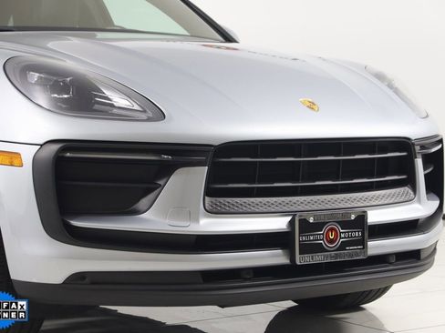 Used 2022 Porsche Macan image 44