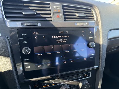 Used 2019 Volkswagen e-Golf SE w/ Driver Assistance Package image 19