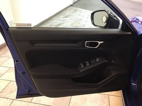 Used 2023 Honda Civic Sport image 12