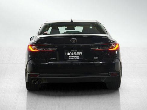 Used 2025 Toyota Camry SE image 4