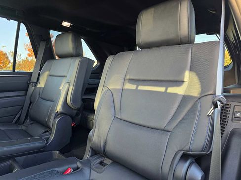 Certified 2025 Toyota Sequoia Platinum image 20