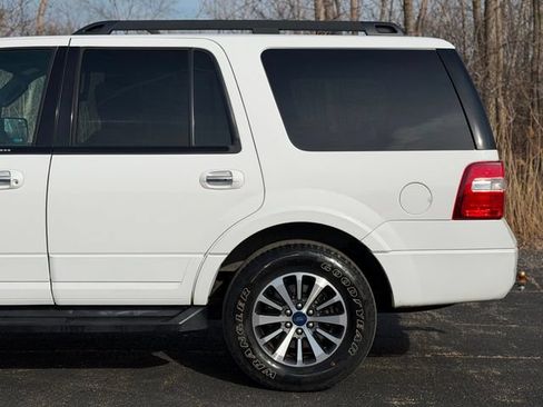Used 2017 Ford Expedition XLT AWD/4WD image 9