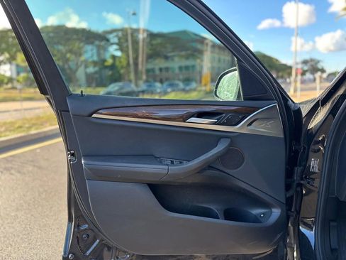 Used 2021 BMW X3 xDrive30e w/ Premium Package image 13